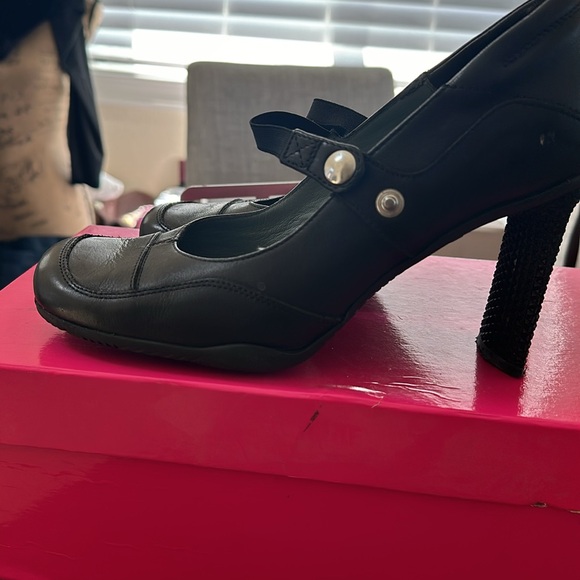 👠 perfect for people that love a high heel mary Jane with rubber sole cushion - Picture 3 of 5